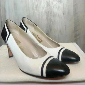 Ferragamo Salvatore 60s Black White Vintage Kitten Heels Size 7AAAA Women's